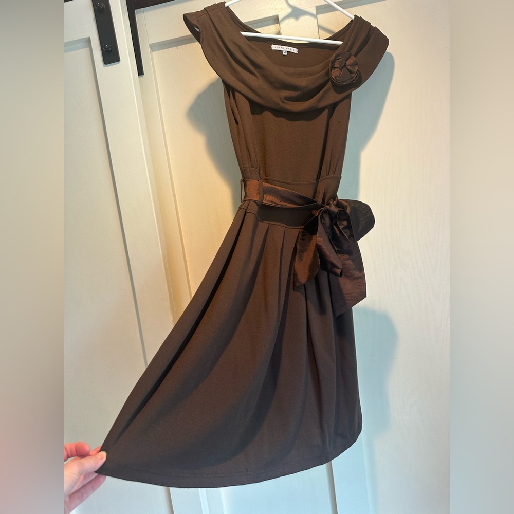 Tempo Paris M Cap Sleeve Mini Flare chocolate brown Dress W Satin Sash Pleats